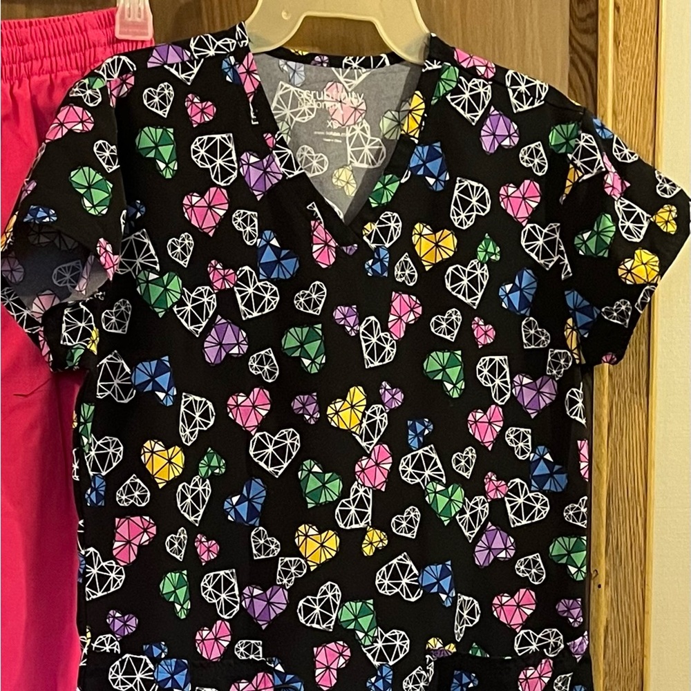 Scrubfinity, XS, Black White & Pink, Scrub top.